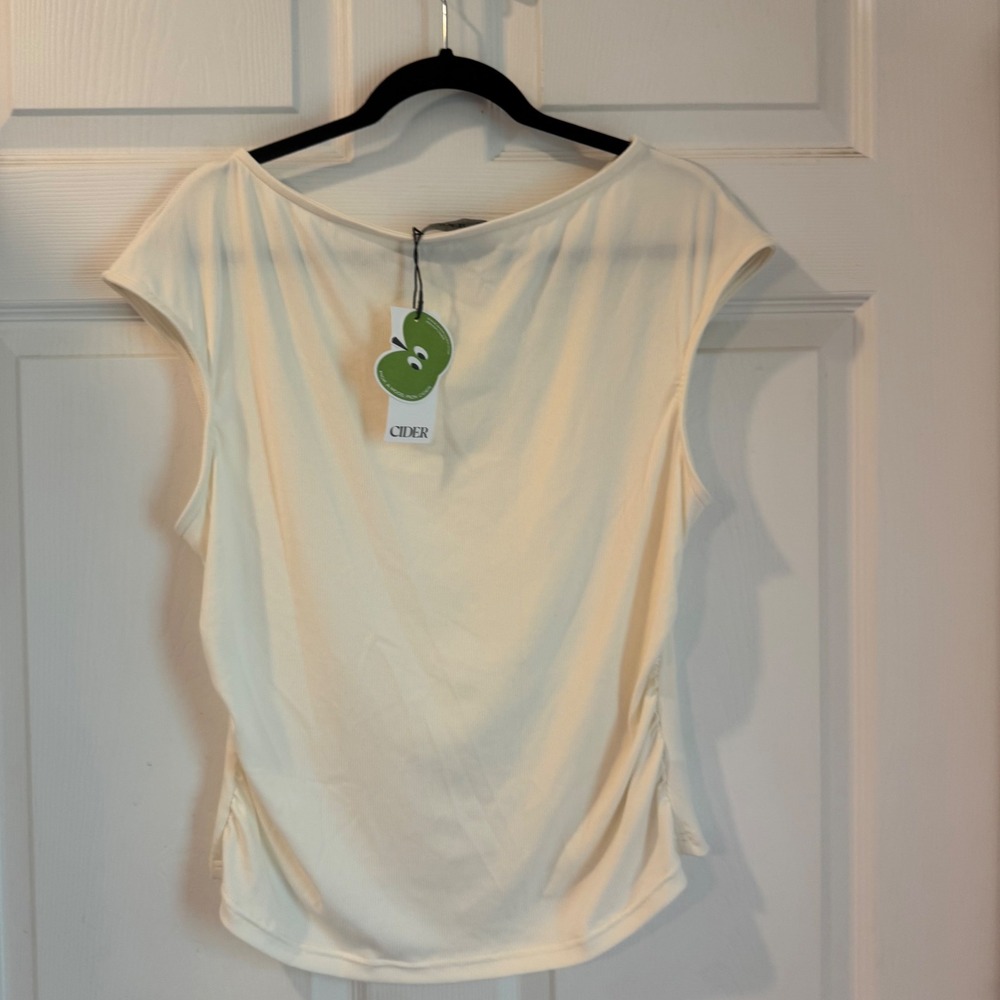 Cider Top Women Medium Cream Ribbed Side Ruched Boat Neck Cap Sleeve